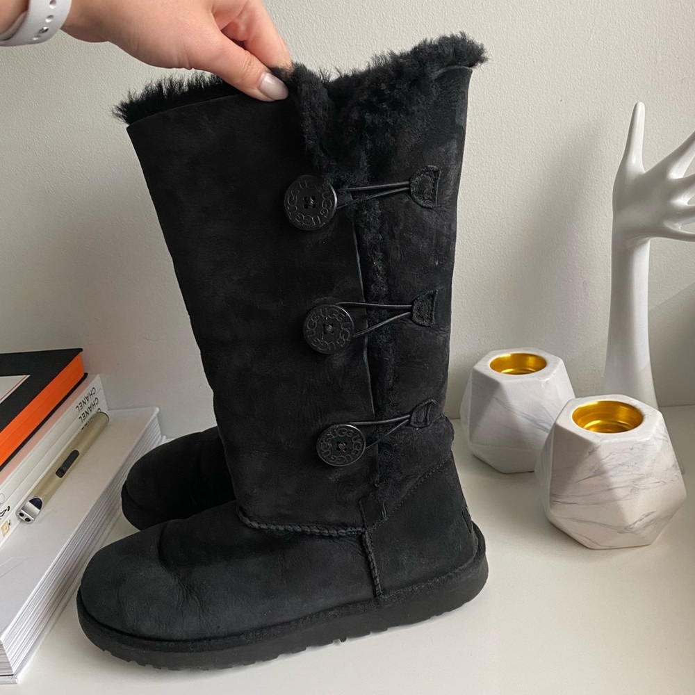 Black Uggs